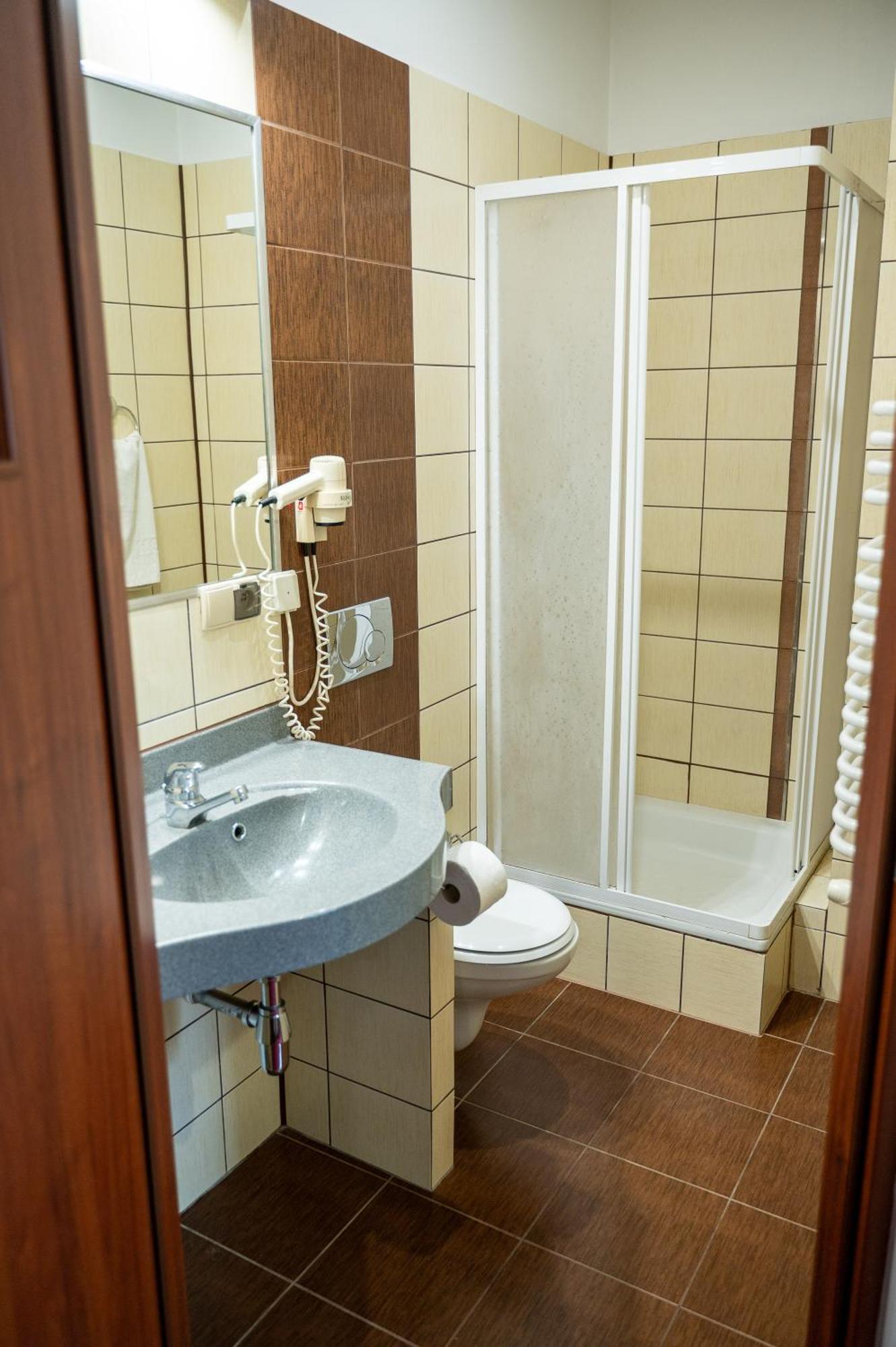 Hotel Dwor Wapowice Esterno foto