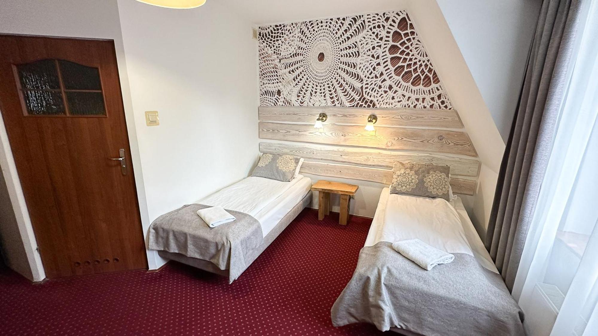 Hotel Dwor Wapowice Esterno foto