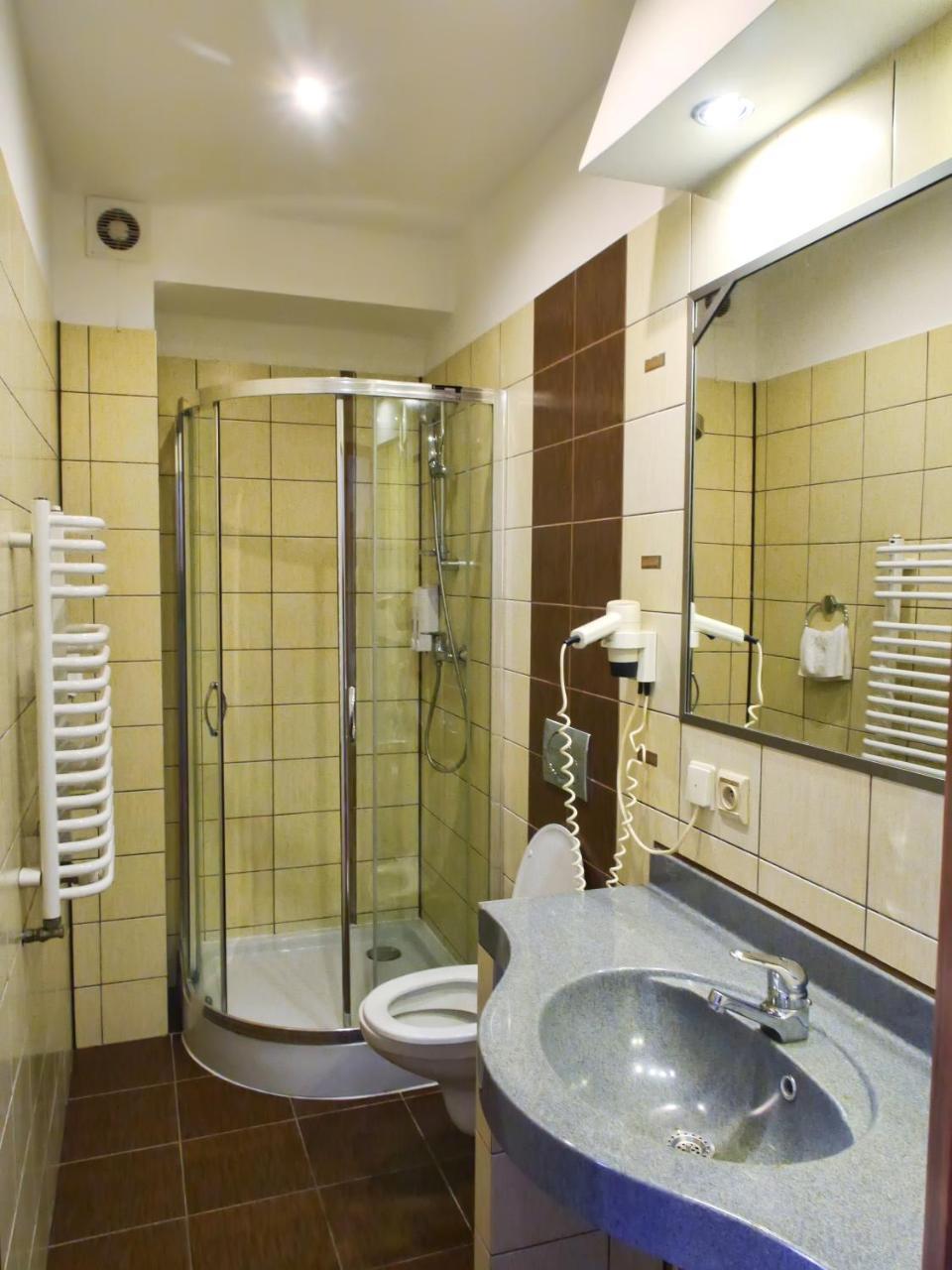 Hotel Dwor Wapowice Esterno foto