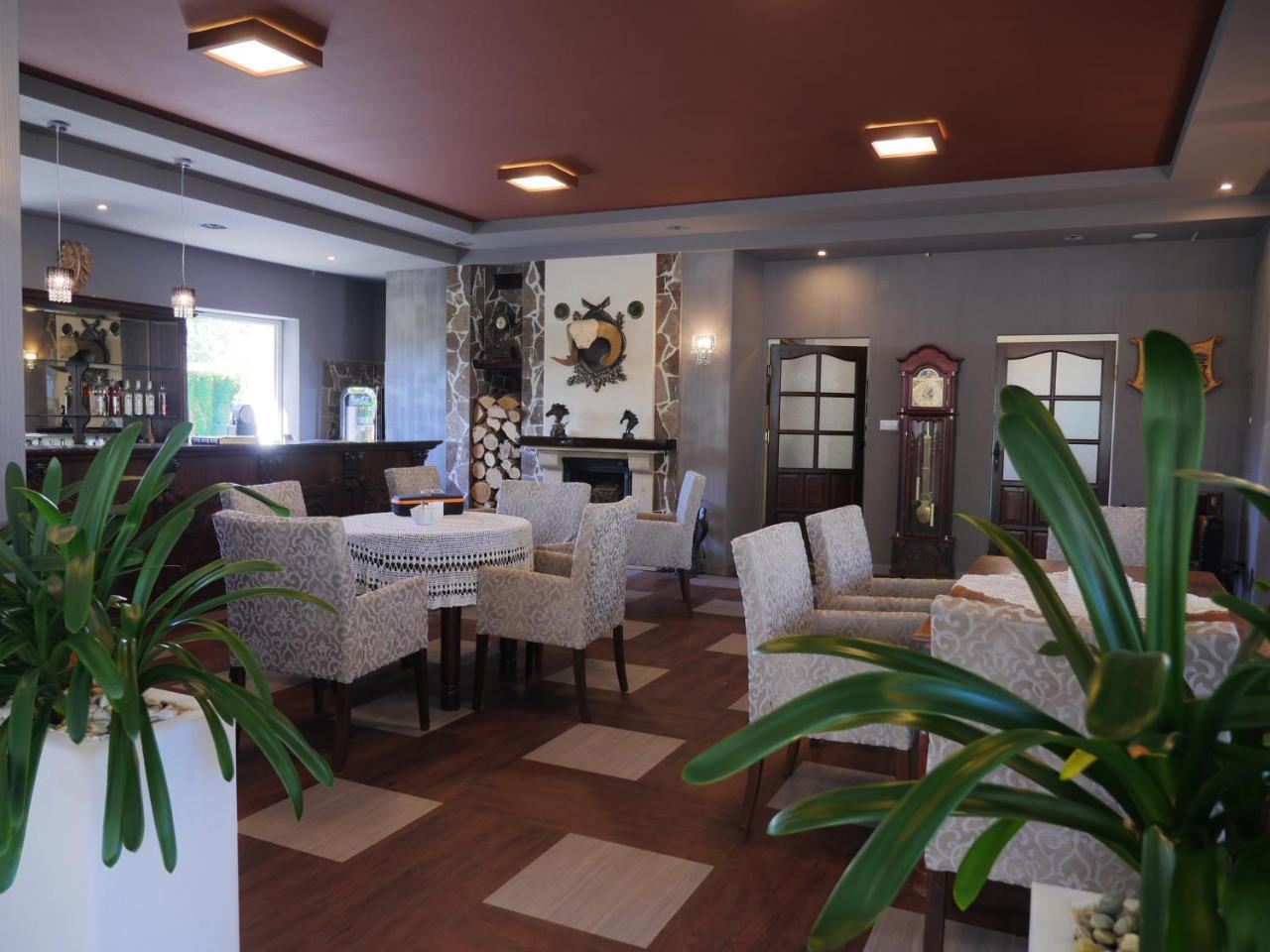 Hotel Dwor Wapowice Esterno foto